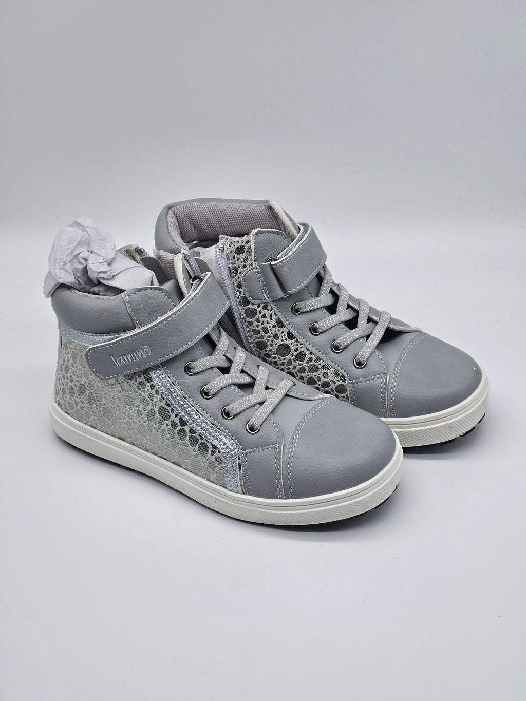 Lamino Sneaker High, modischer hoher Sneaker aus Leder mit weißen Schnürsenkeln und sportlichem Design.