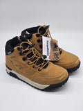 Kangaroos Sneaker High Herbstschuhe in dunklem Design, mit Schnürung und sportlichem Look, auf hellem Hintergrund.