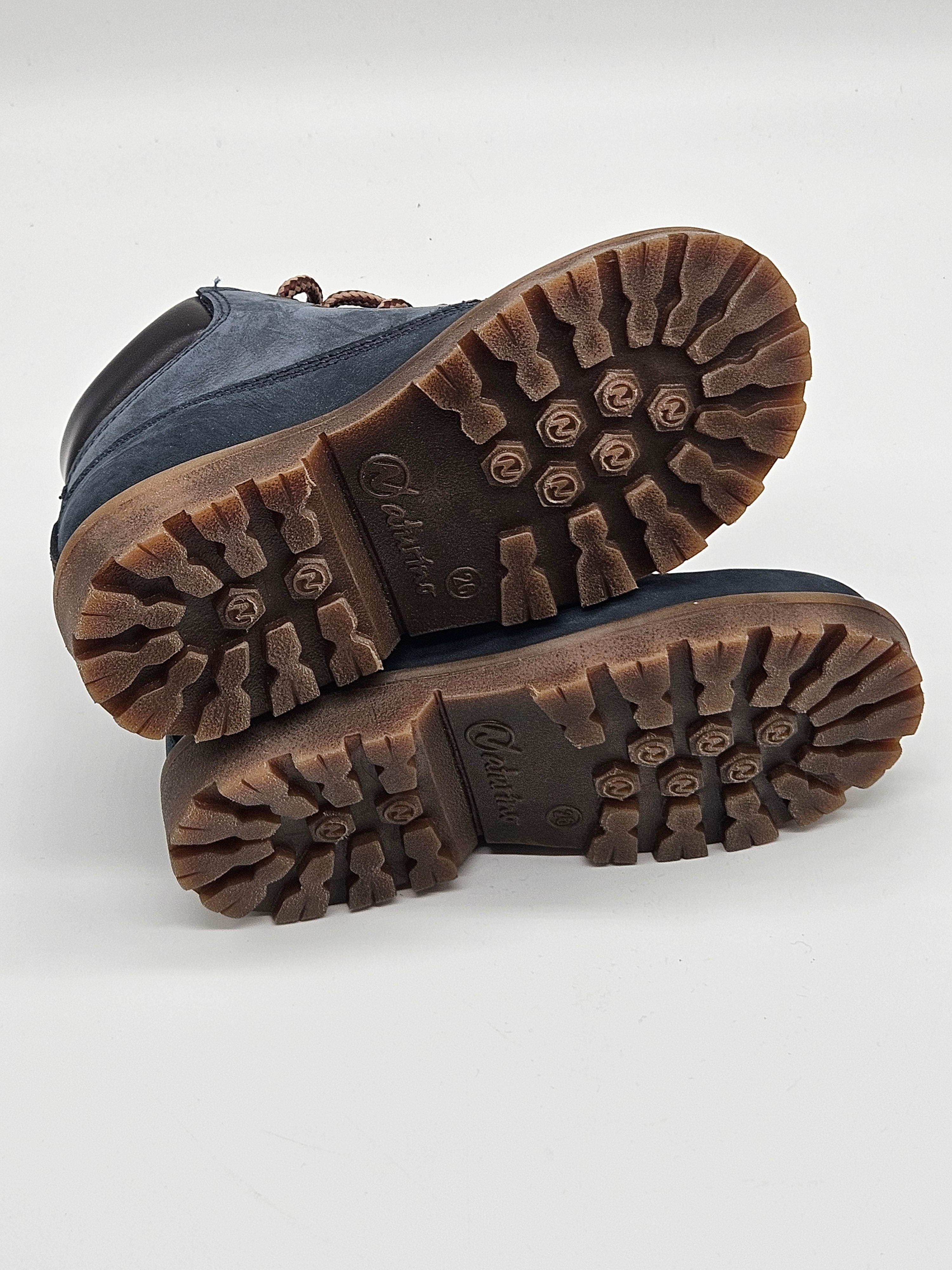 Naturino Winterstiefel für Kinder, warme und wasserdichte Winterstiefel mit robustem Design, ideal für kaltes Wetter.