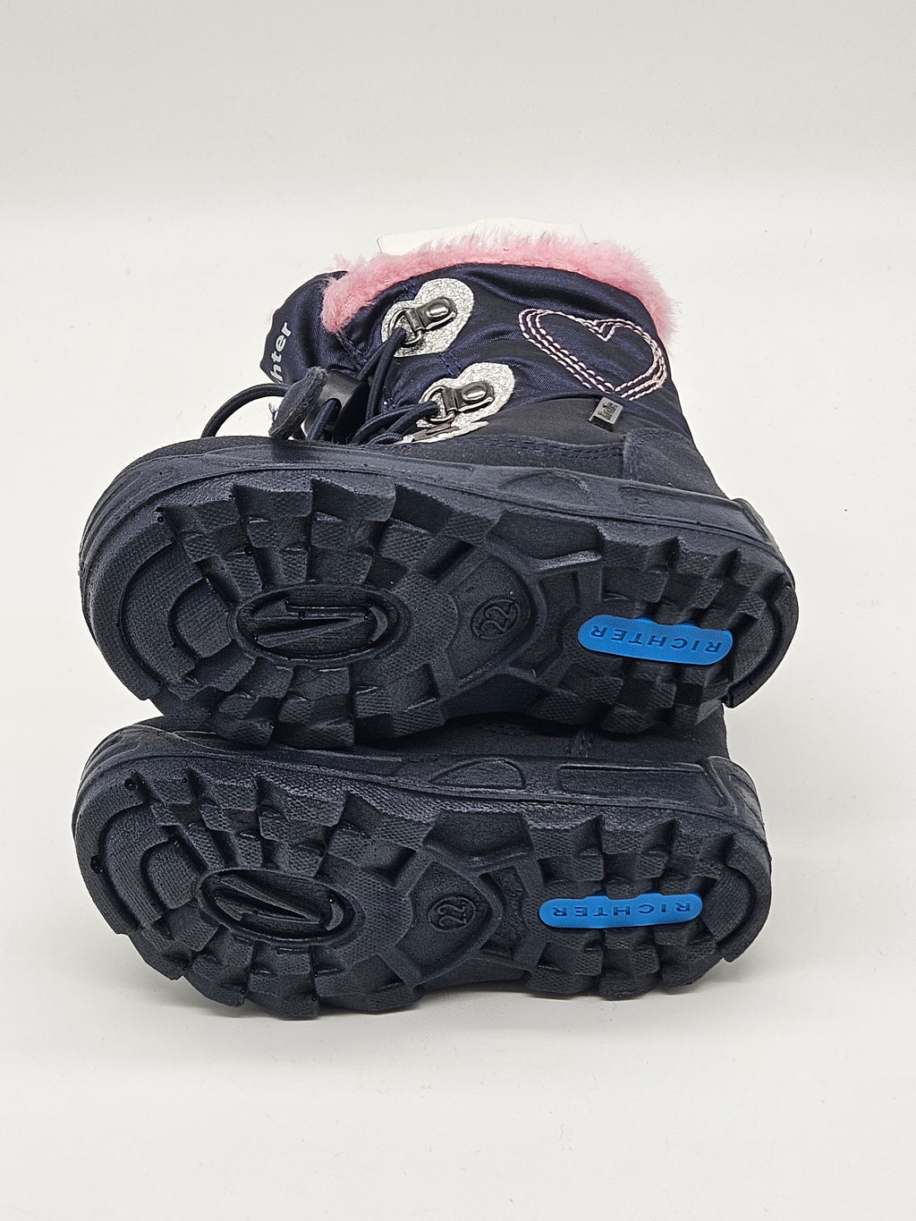 Richter Winterstiefel aus Leder mit warmem Innenfutter, wasserdicht und rutschfest, perfekt für kalte Wintertage.