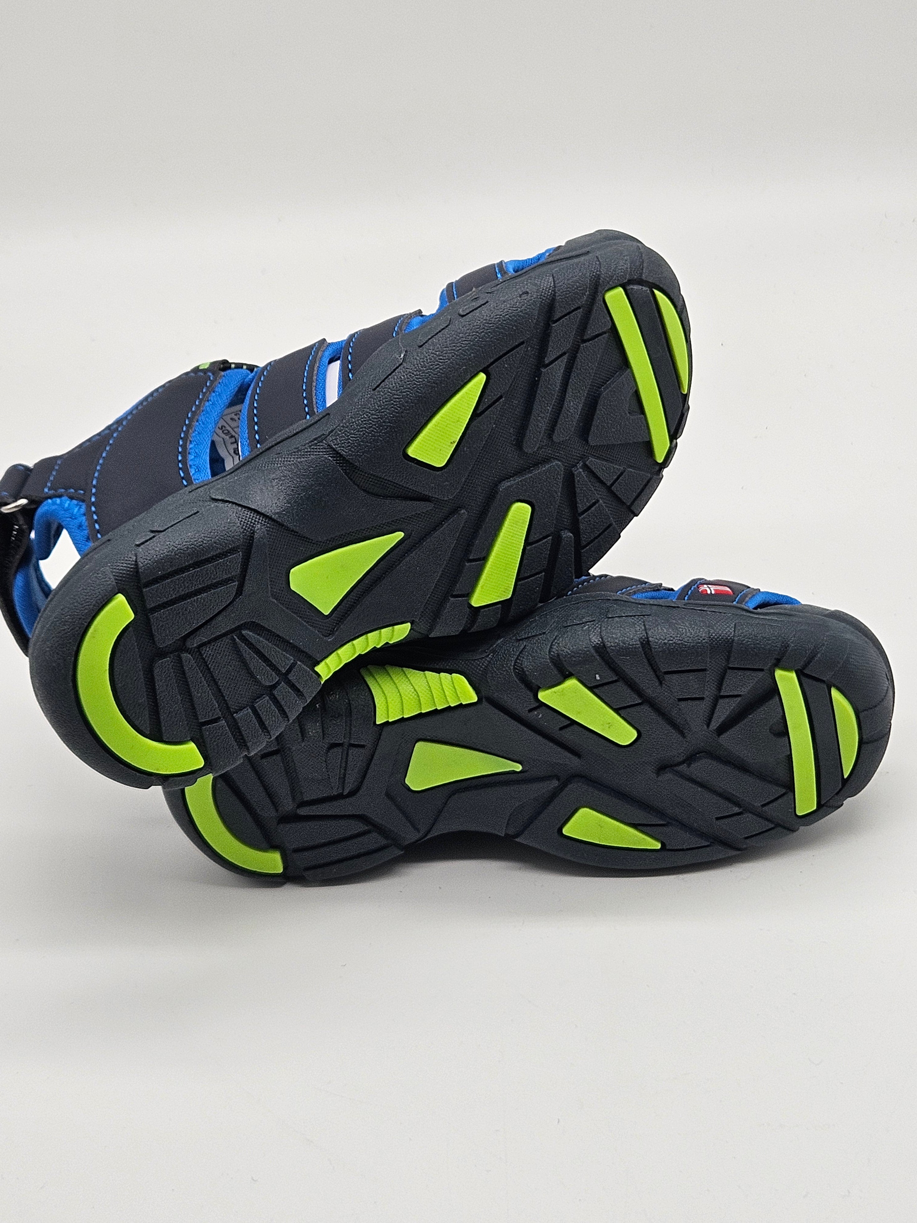 Trollkids Kvalvika Sandalen, robuste Sandalen für Kinder, in bunten Farben, mit verstellbaren Riemen und rutschfester Sohle.
