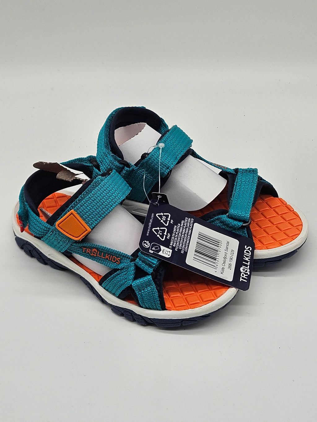 Bunte Trollkids Oslofjord Sandalen aus Leder mit Klettverschluss und offener Zehenpartie, ideal für Kinder im Sommer