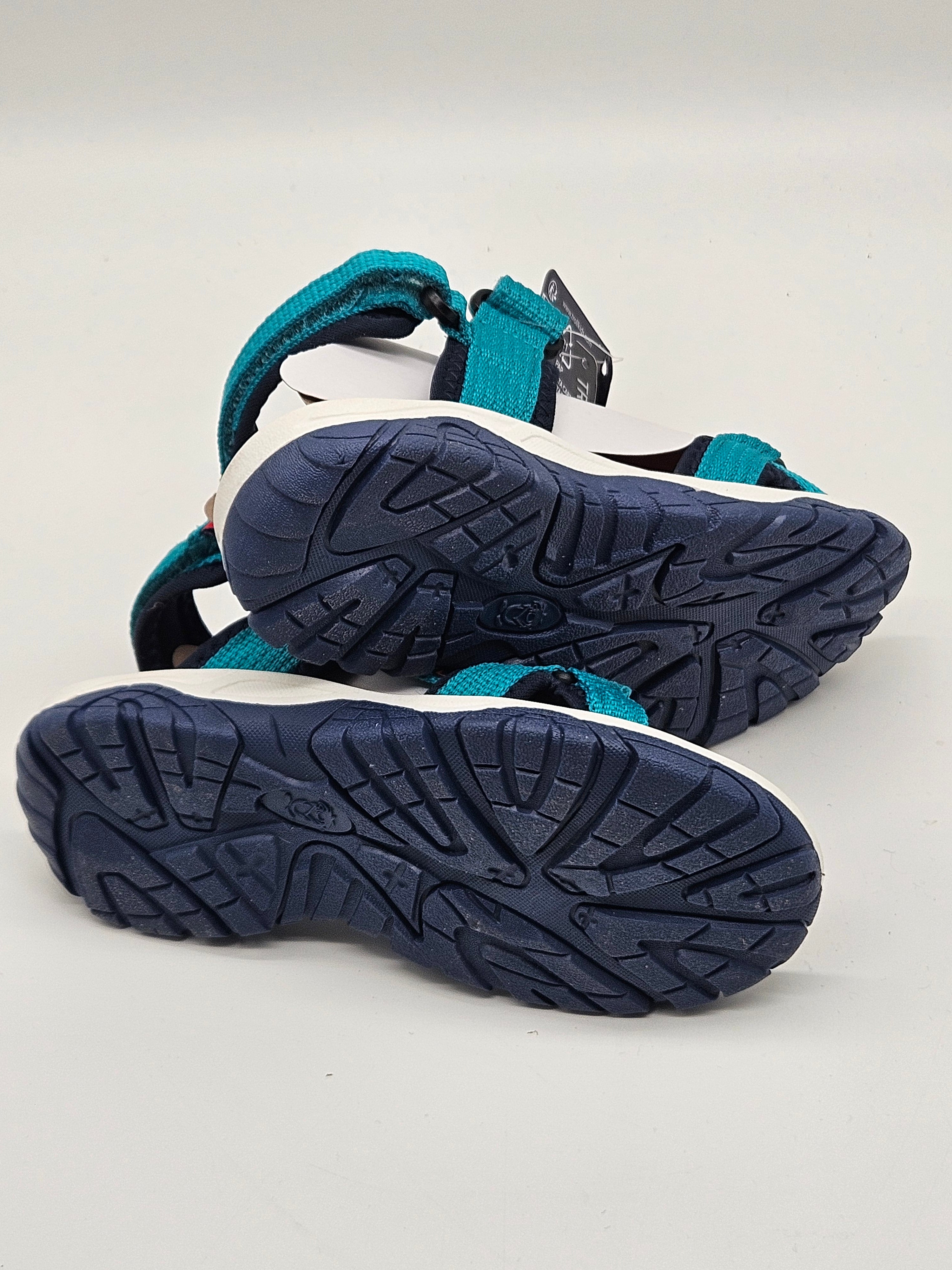 Bunte Trollkids Oslofjord Sandalen für Kinder mit Klettverschluss und strapazierfähigem Sohlendesign.