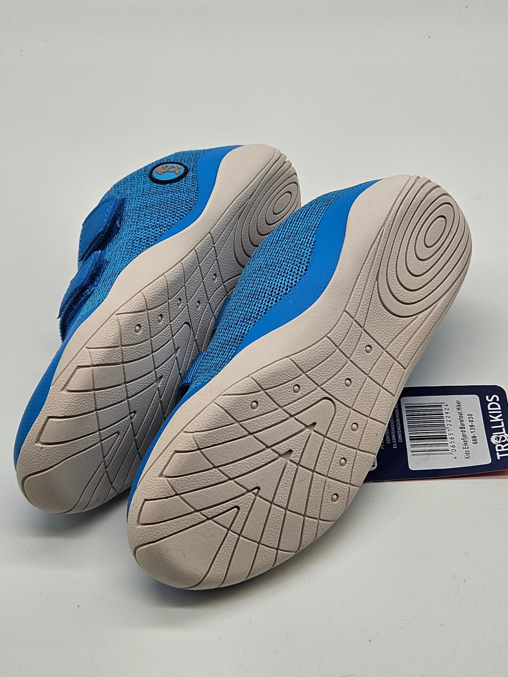 Sneaker Trollkids Eikefjord in blau und grau mit Schnürverschluss, bequemes Kinderschuhmodell aus Canvas und Gummi.