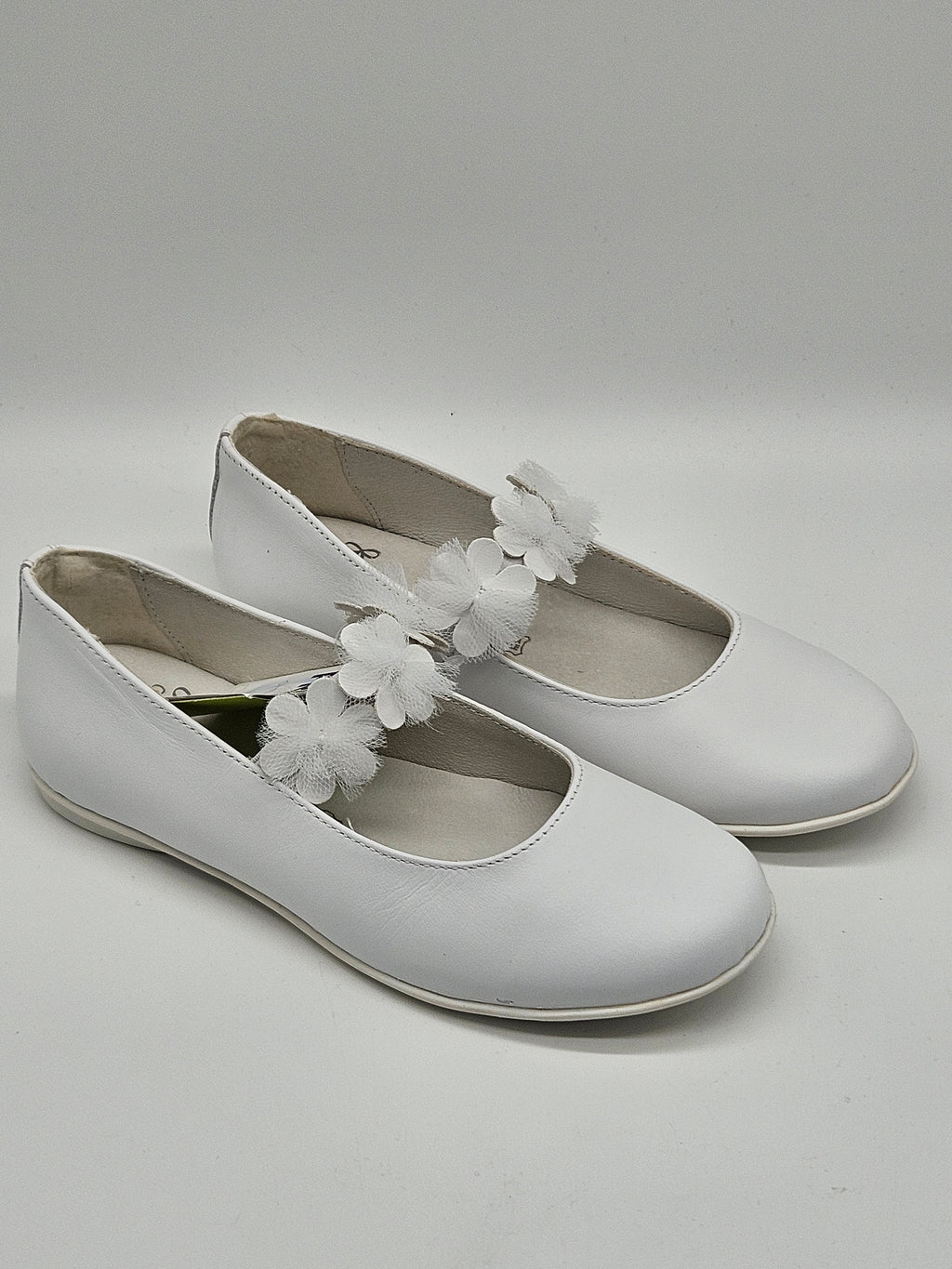 Primigi Ballerinas in Schwarz mit Riemen und Schnalle, weiches Lederfußbett, für bequemes Tragen und stilvollen Look.