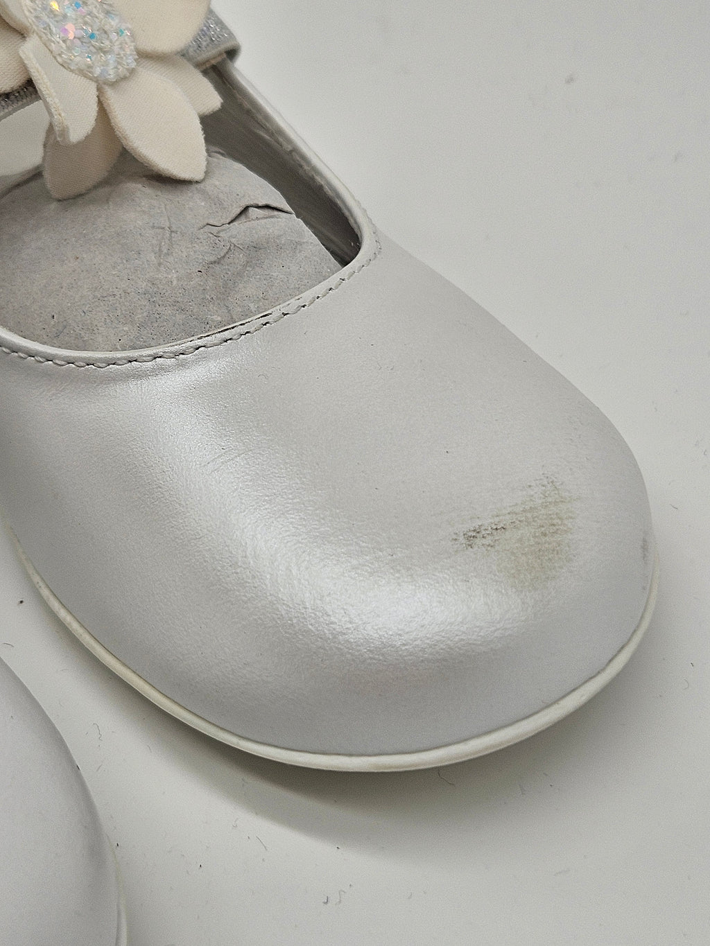 Primigi Ballerinas in pastellfarbenem Leder mit Schnürung und flachem Absatz, ideal für Damen.