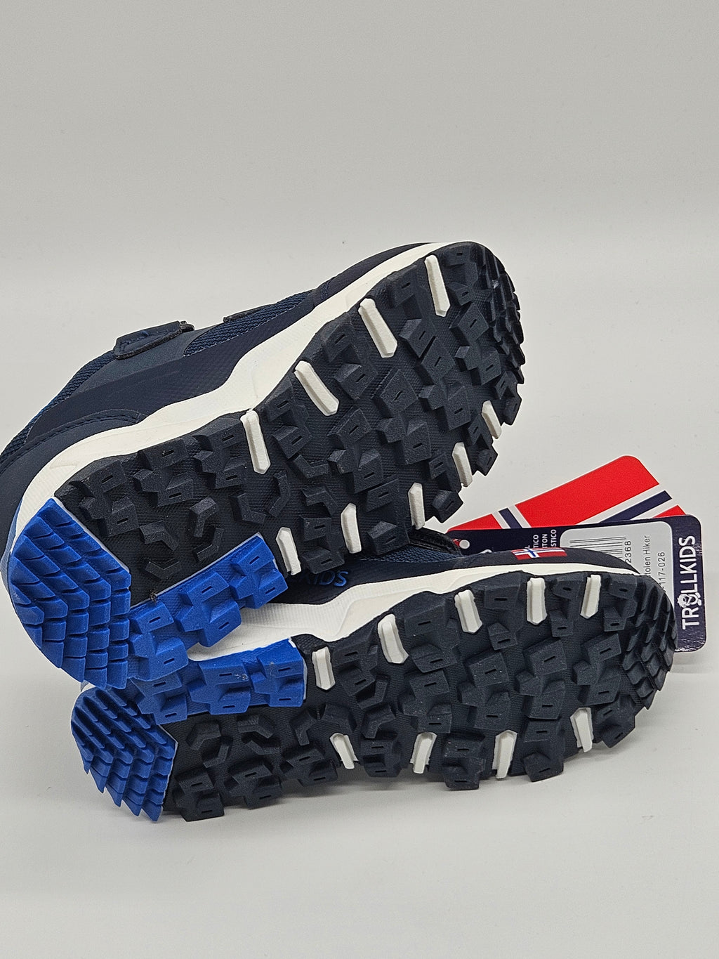 Trollkids Preikestolen Hiker Sneaker in Grau mit robustem Design und bequemen Schnürsenkeln, für Kinder geeignet