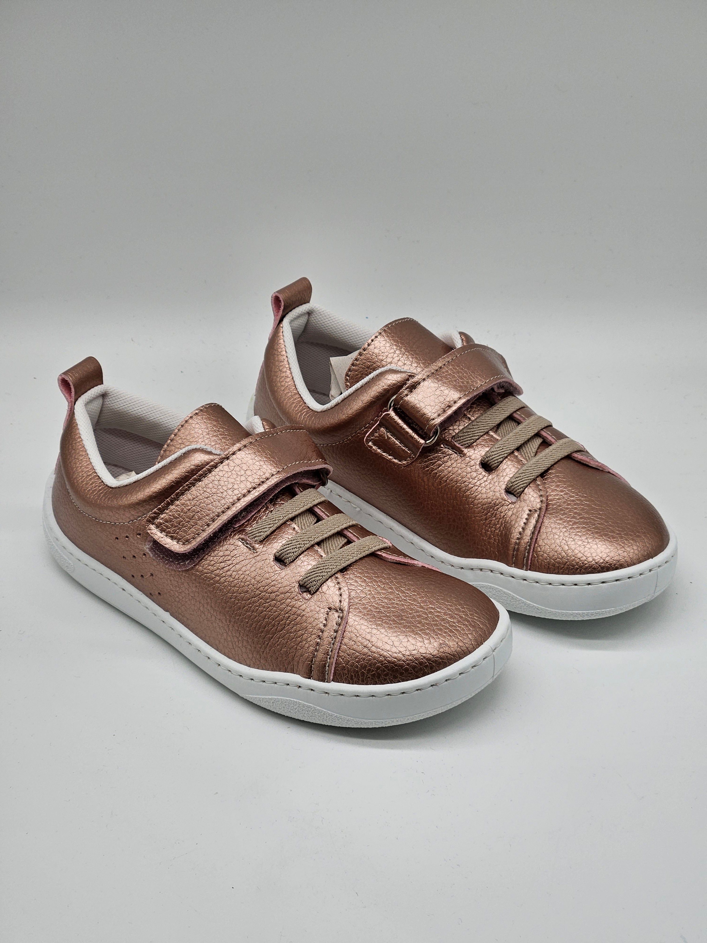 Lamino Sneaker Barfuß