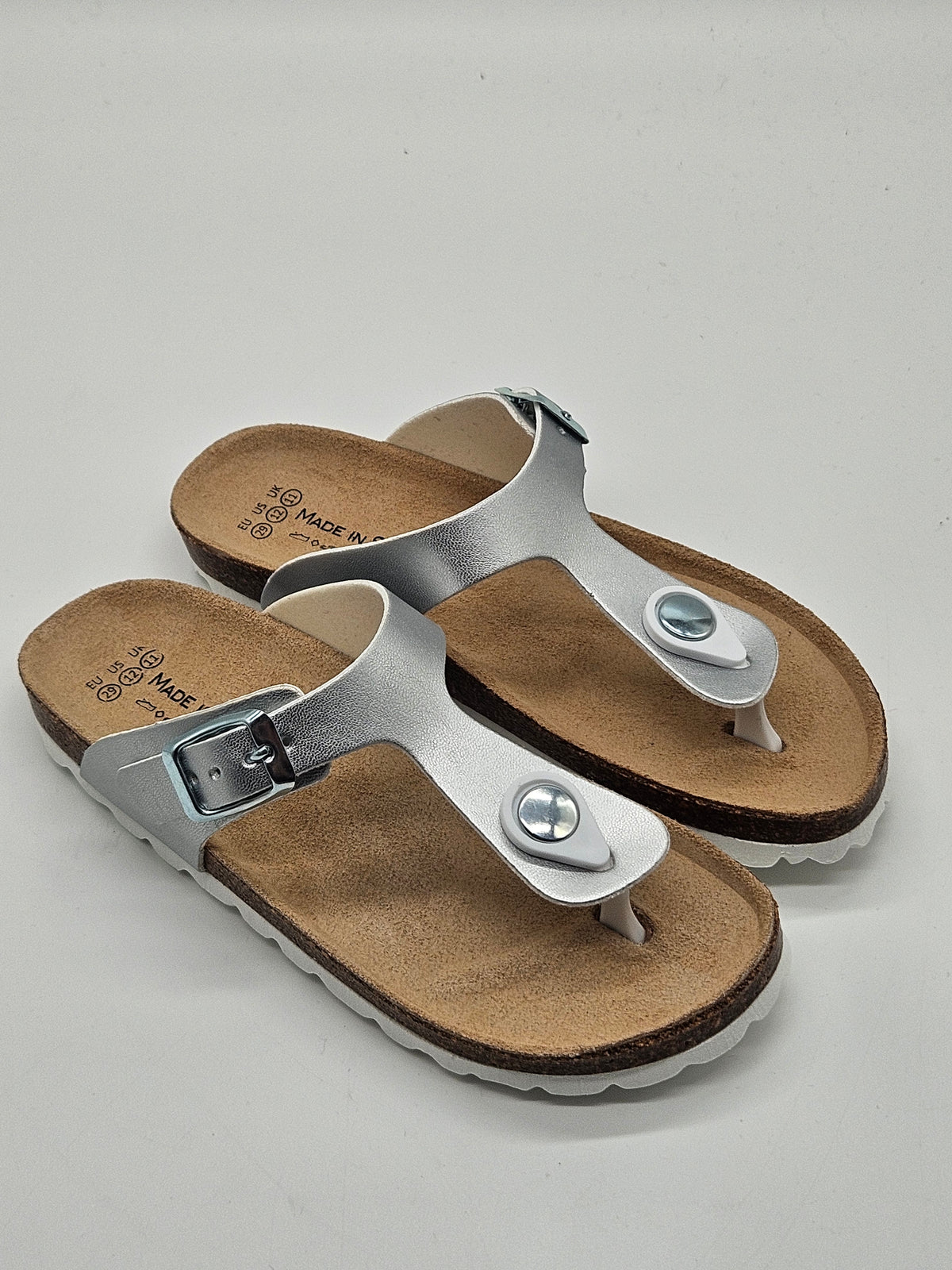 Zehentretter Sandalen silber Gr.29 Vorderansicht – Wichtel Outlet