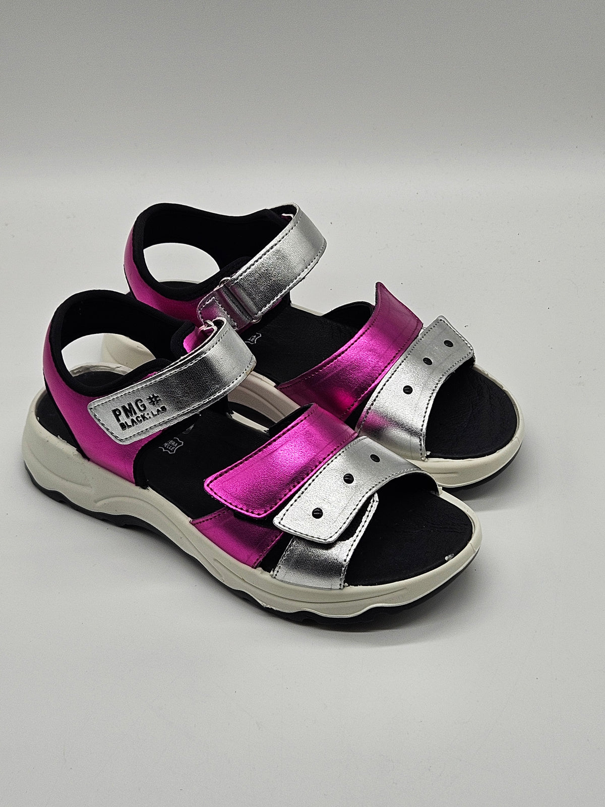 Primigi PMG Black Lab Sandalen schwarz Gr.36 Vorderansicht – Wichtel Outlet